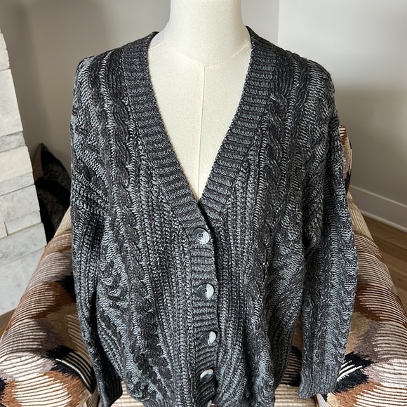 Olive & Oak Elbow Patch Cardigan - Picture 2 of 8